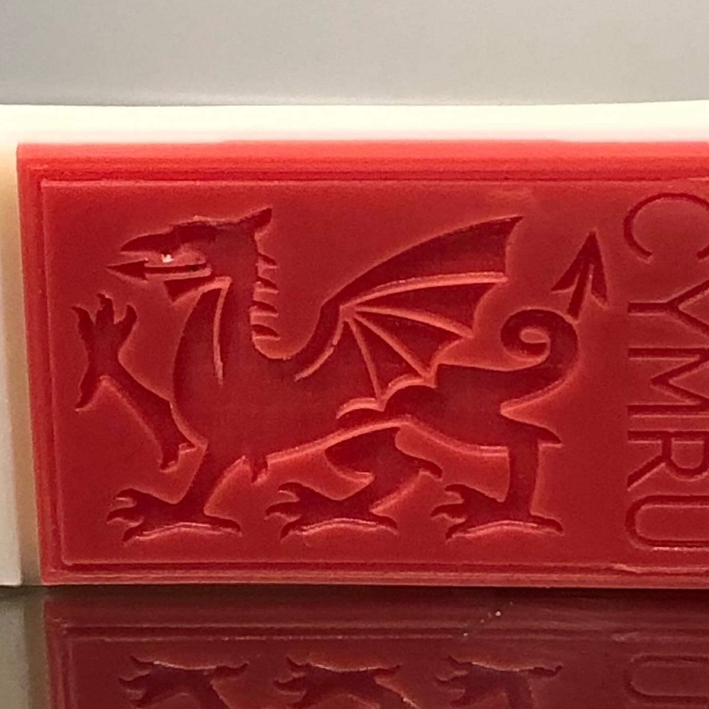 Welsh  Dragon Snap Bar